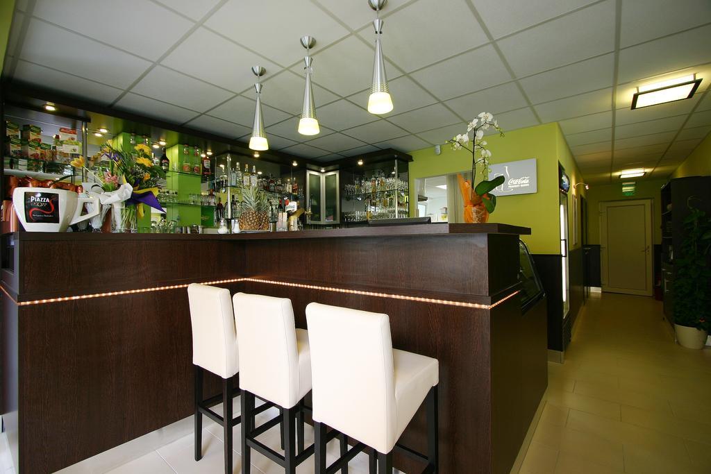 Cafe Relax Apartments Hévíz Esterno foto